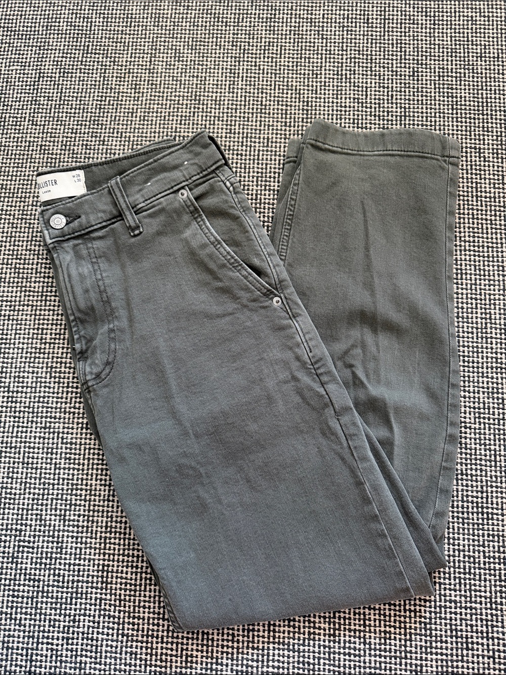 Hollister Women's Straight-Leg High-Rise Jeans in Slate Gray